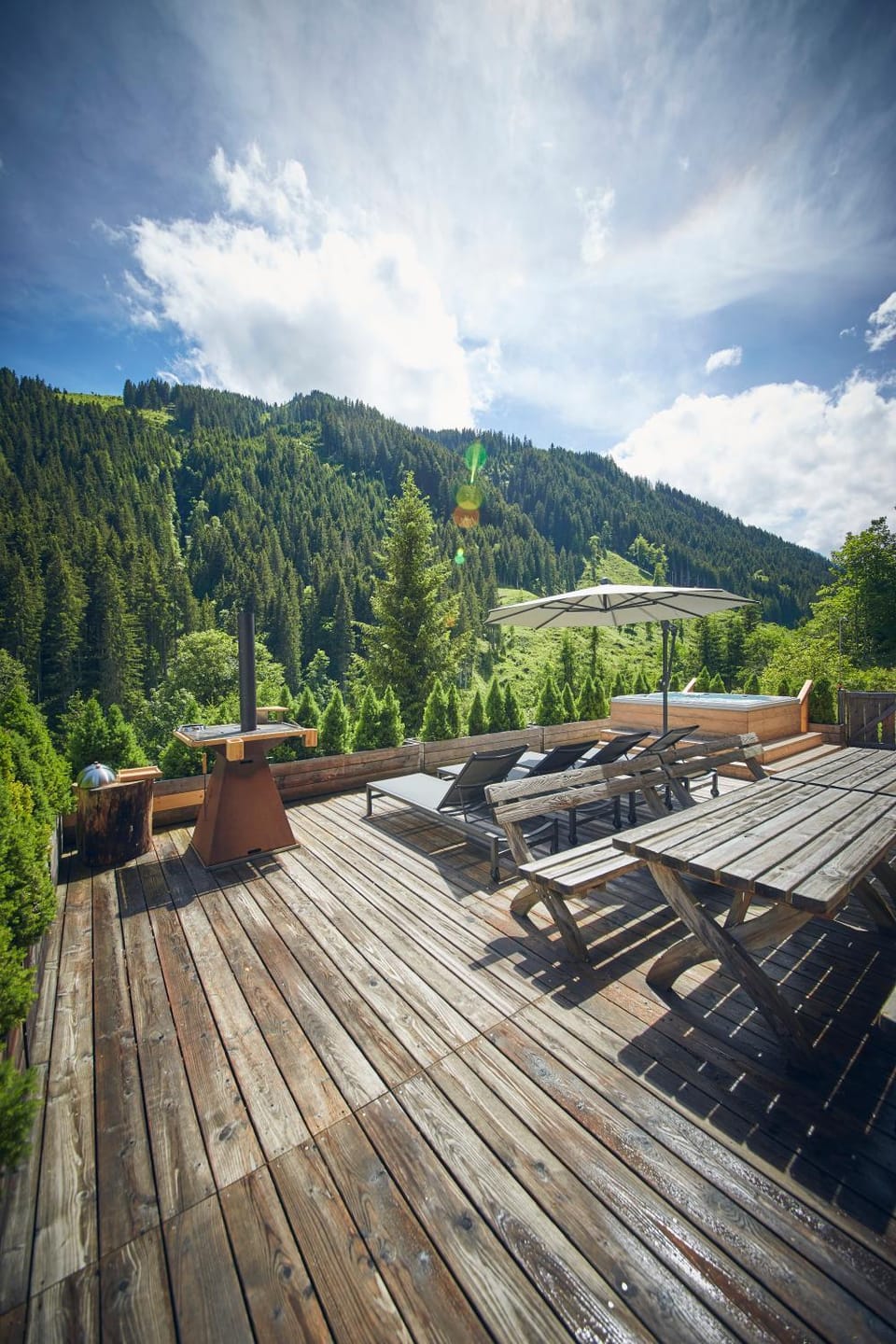 BBQ facilities, Hot Tub, Balcony/Terrace