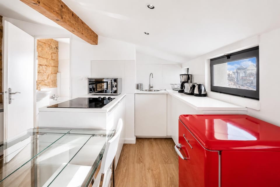 Coffee/tea facilities, microwave, kitchen