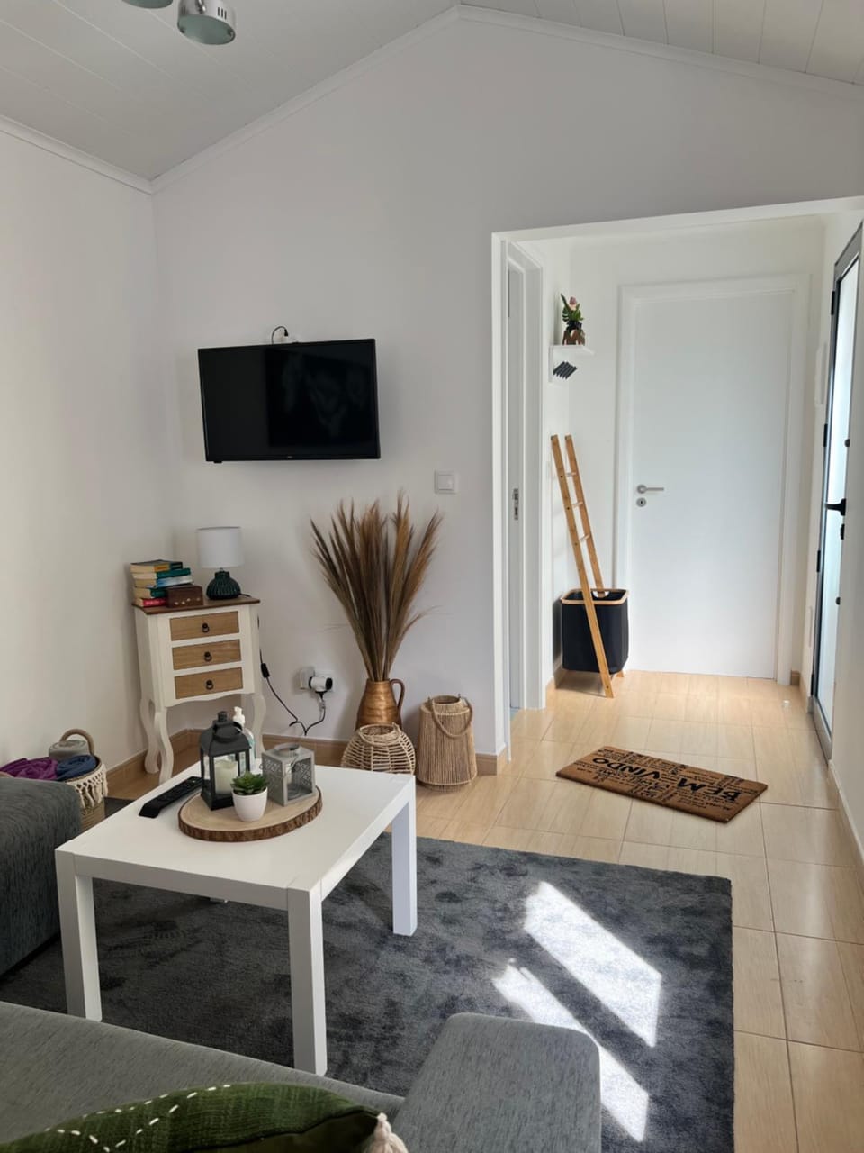 Communal lounge/ TV room, TV and multimedia, Living room, Seating area, Evening entertainment