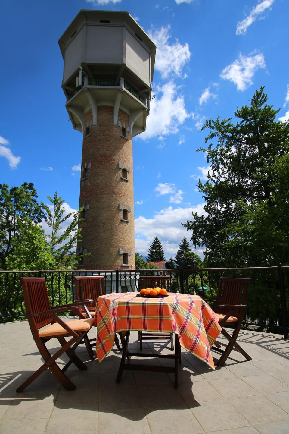 Nearby landmark, Balcony/Terrace, Landmark view