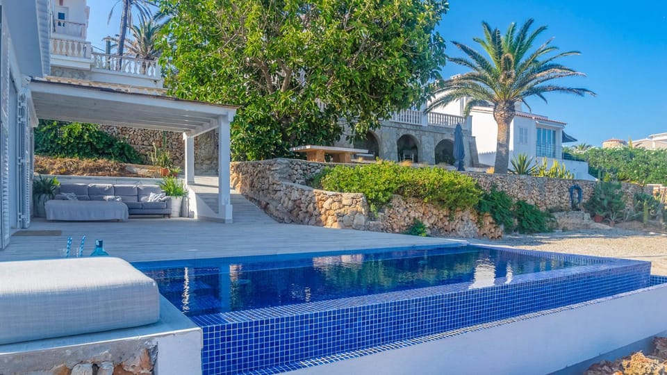 Property building, Garden, Solarium, Balcony/Terrace, Swimming pool, Swimming pool