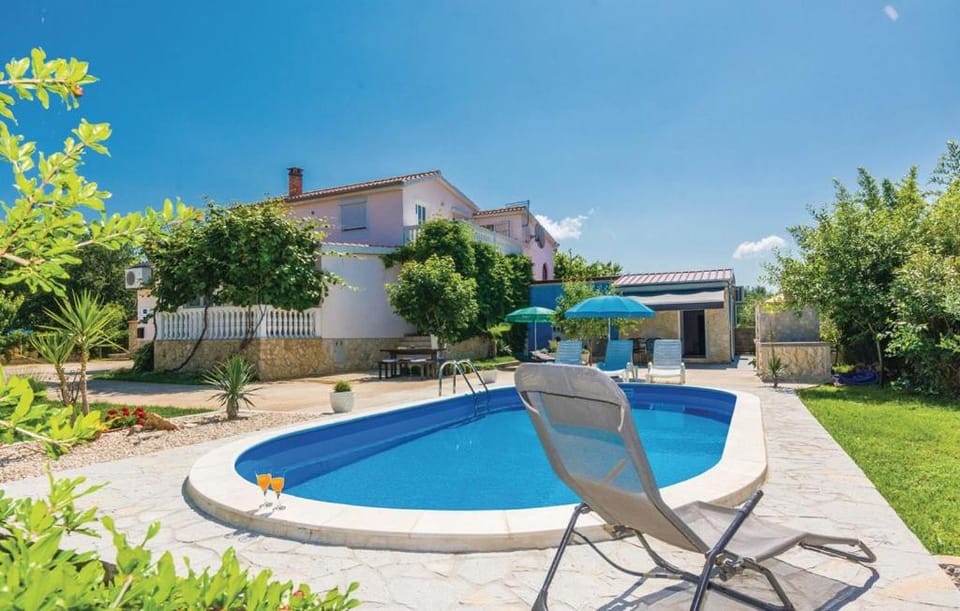 Garden, Balcony/Terrace, Pool view
