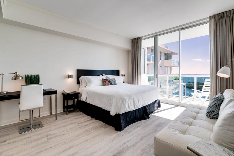 View (from property/room), Photo of the whole room, Bedroom
