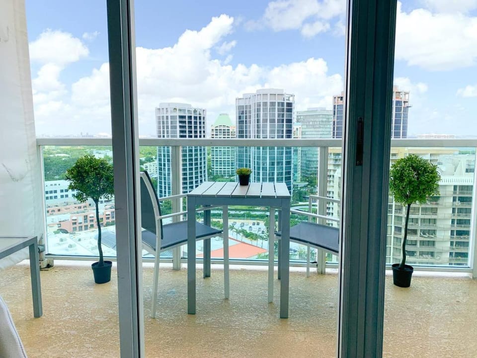 Balcony/Terrace, City view