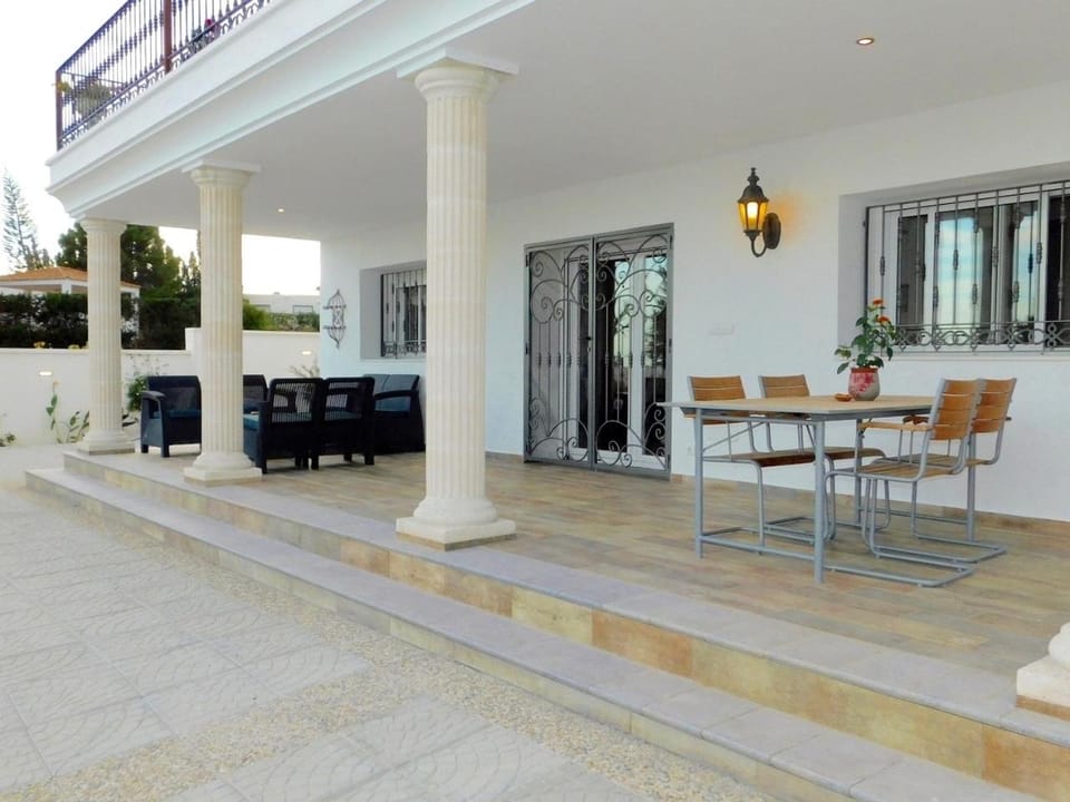 Patio, Facade/entrance, Garden