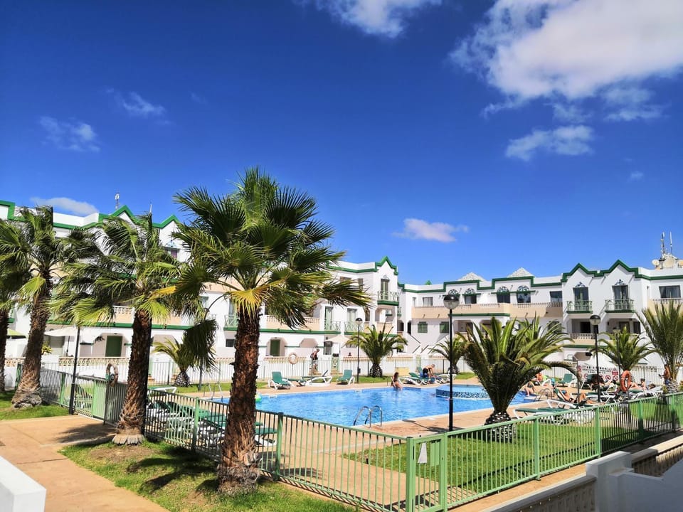 Property building, Pool view, Swimming pool