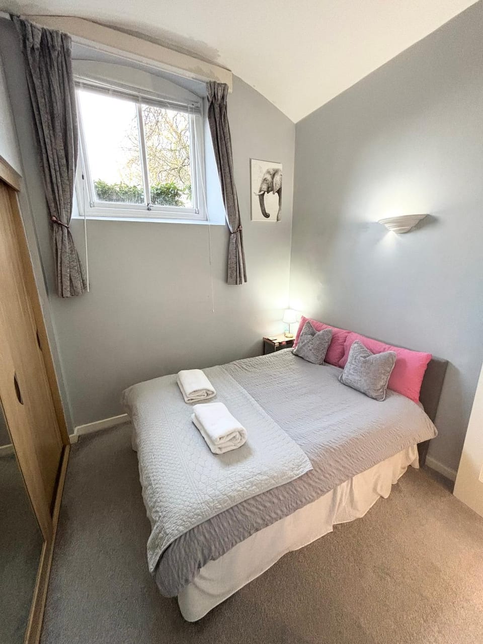 Cosy County House apartment with free private parking Sleeps up to four guests Apartment in York