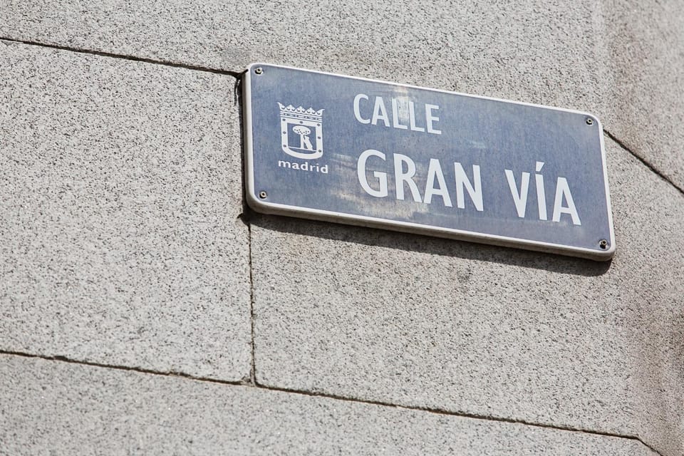 Facade/entrance, Area and facilities