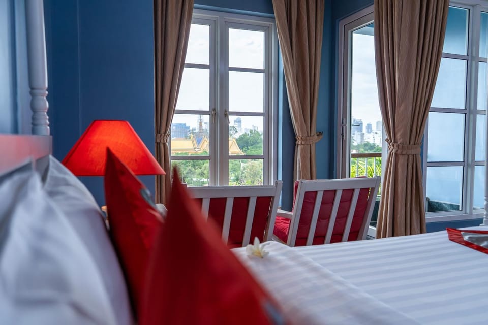 Bed, Bedroom, City view, Landmark view