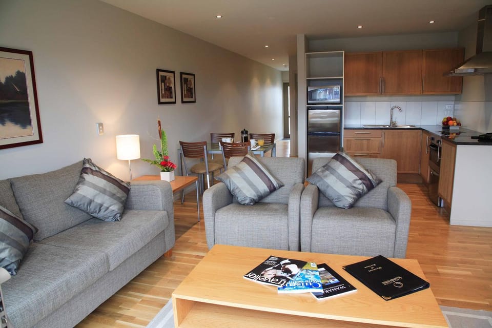 Kitchen or kitchenette, Living room
