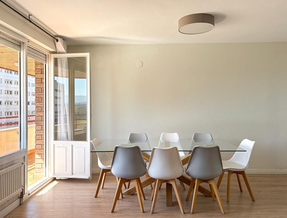 Balcony/Terrace, Living room, Seating area, Dining area