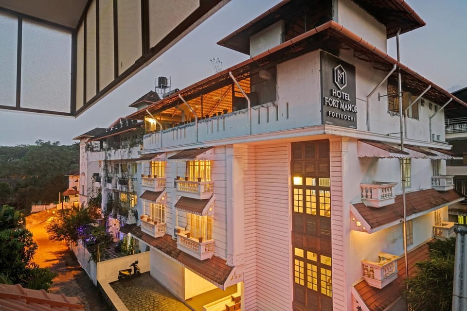 Facade/entrance