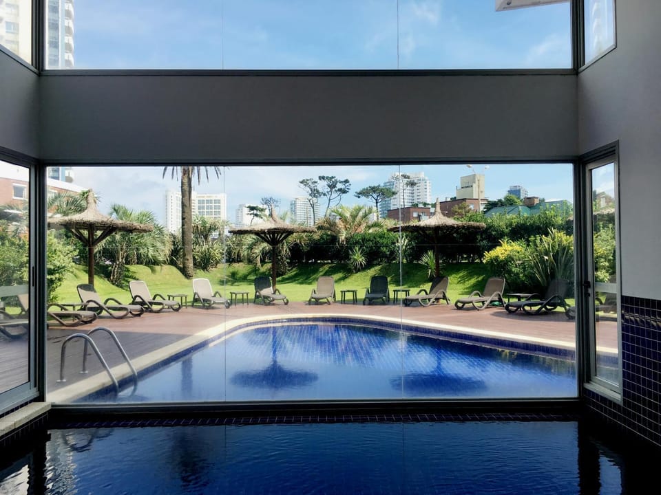 Facade/entrance, Swimming pool