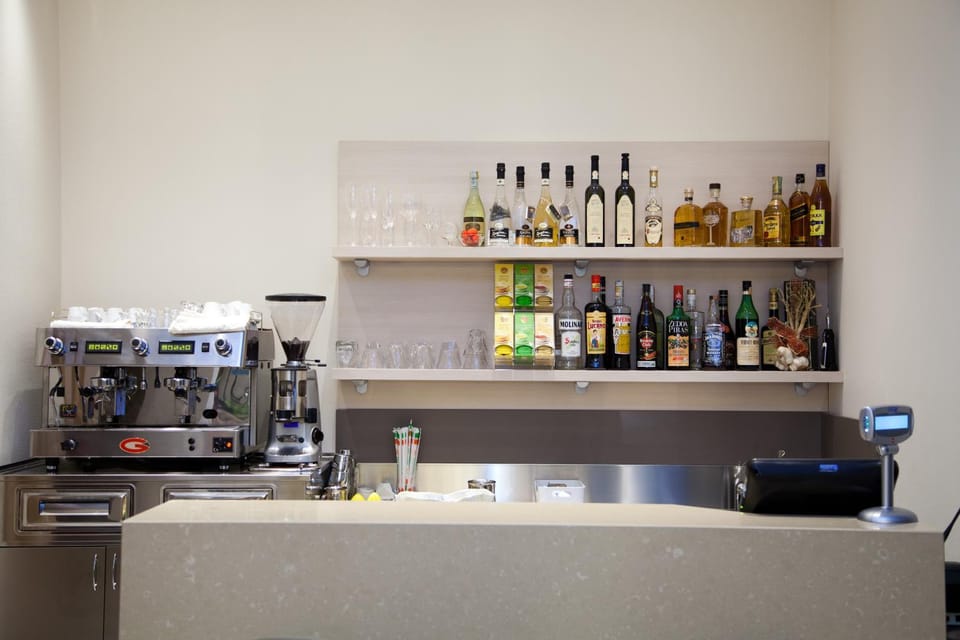 Alcoholic drinks, Non alcoholic drinks