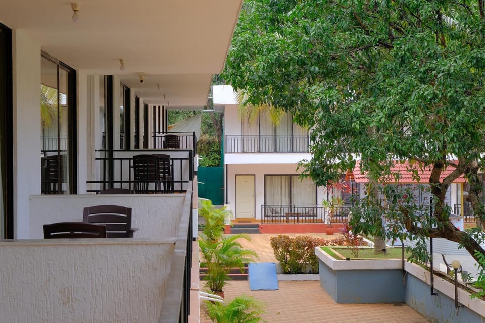Balcony/Terrace, Quiet street view