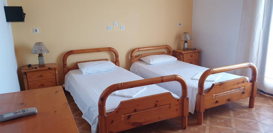 Patio, Bed, Bedroom