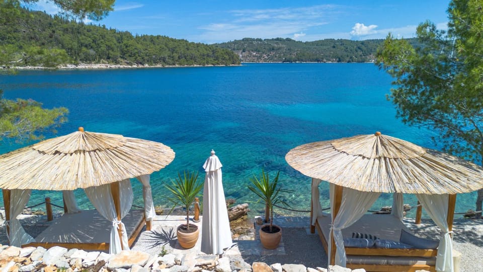 Sea view, sunbed