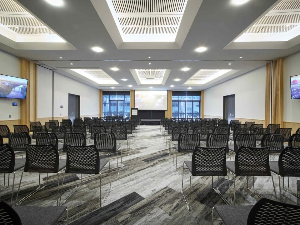 Meeting/conference room