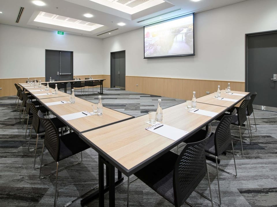 Meeting/conference room