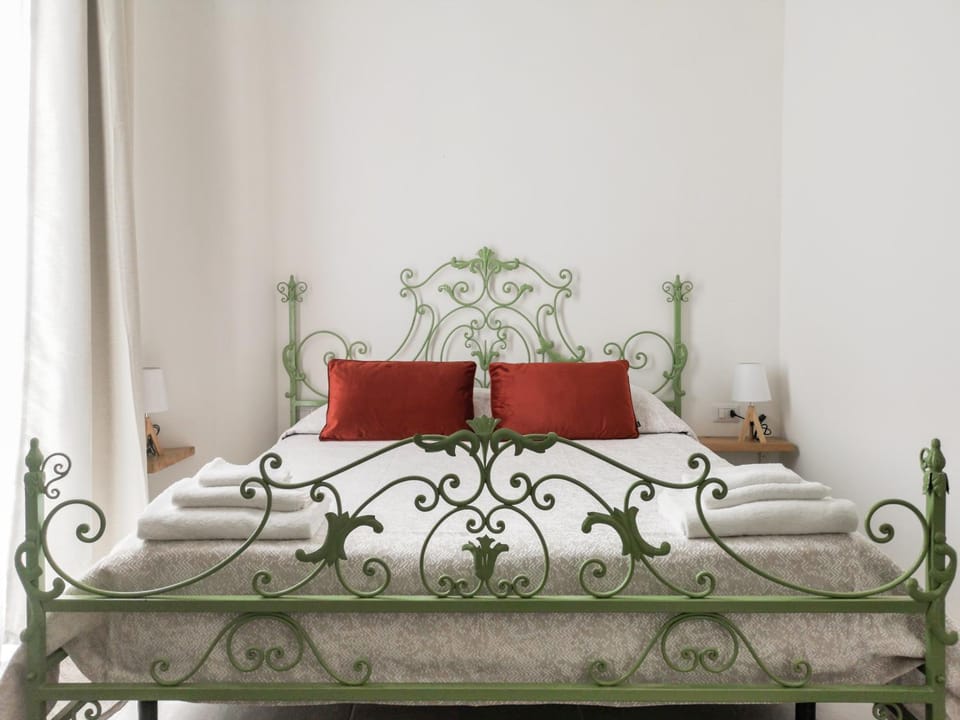 Photo of the whole room, Decorative detail, Bedroom, City view, Internal: Not applicable to any particular room