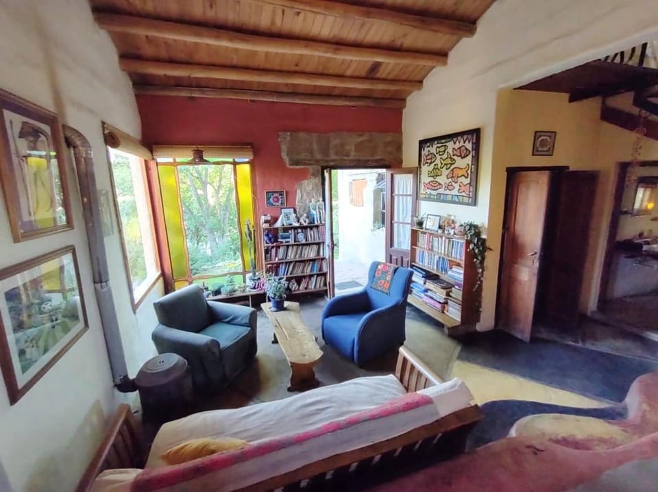 Communal lounge/ TV room, Library