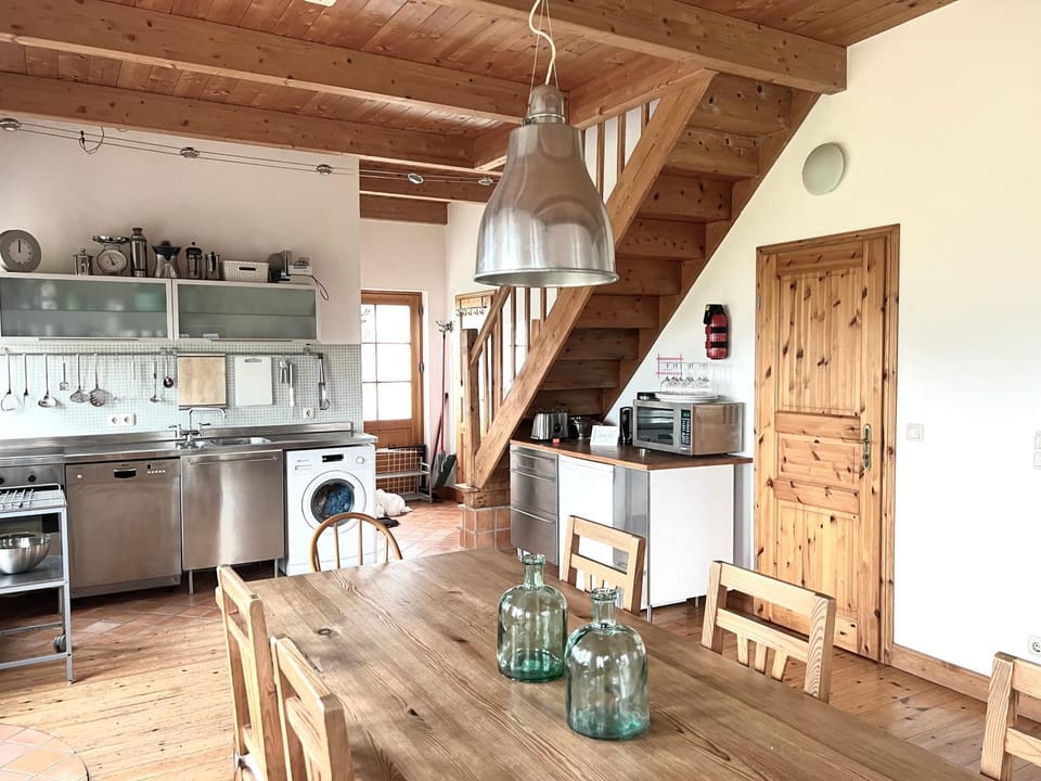 Kitchen or kitchenette, Dining area, dishwasher, pet friendly, stove, toaster