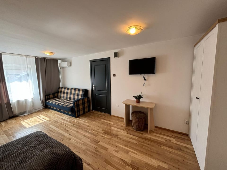 Bed, TV and multimedia