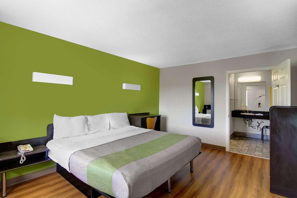 Photo of the whole room, On site