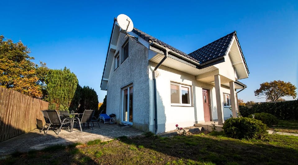 Property building, Garden, Garden view