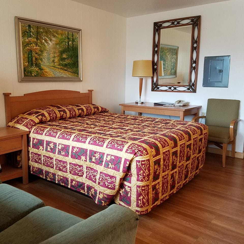 Living room, Bedroom