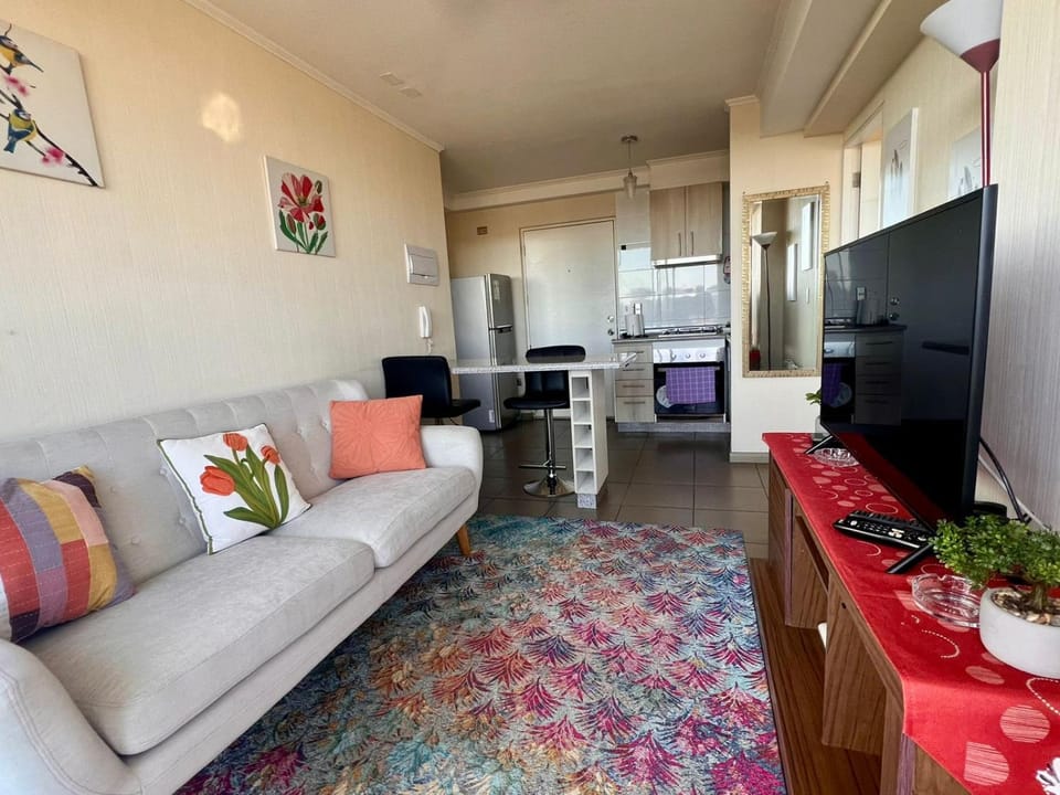 TV and multimedia, Kitchen or kitchenette, Living room, Seating area, Dining area