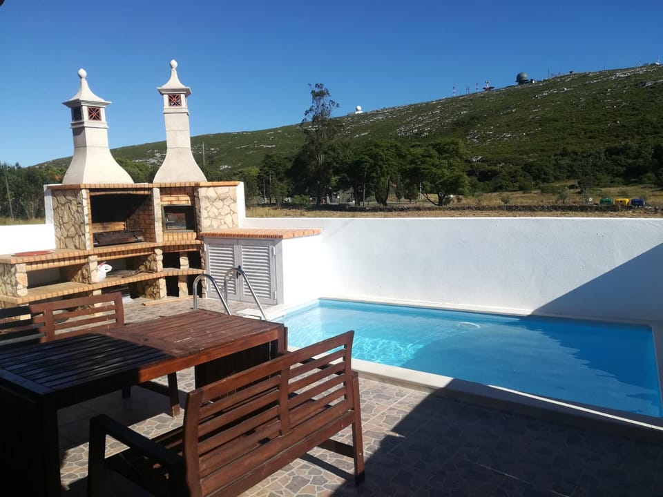 Landmark view, Mountain view, Pool view