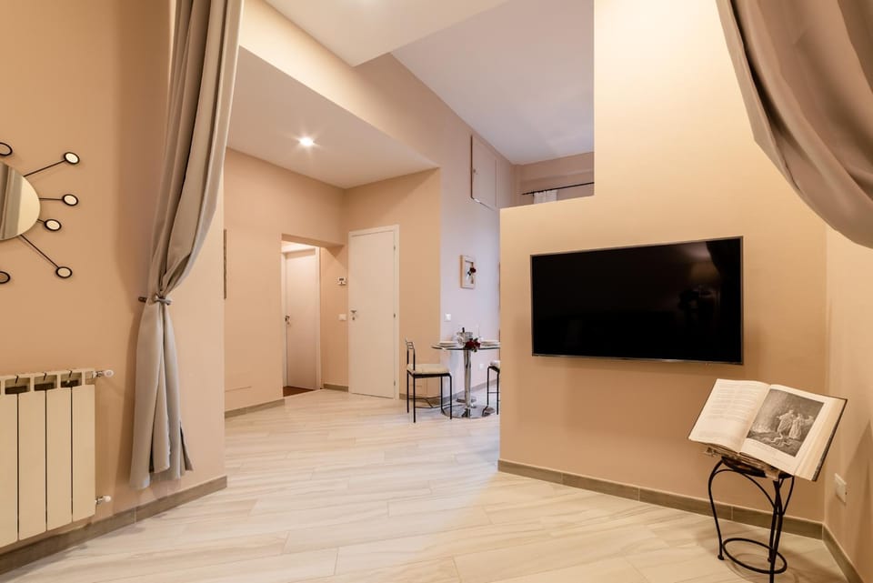 Communal lounge/ TV room, TV and multimedia, Seating area