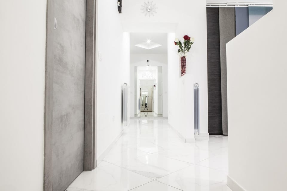 Communal lounge/ TV room, Living room, Lobby or reception, Lounge or bar, Dining area, Communal kitchen