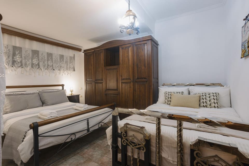 Bedroom, wardrobe