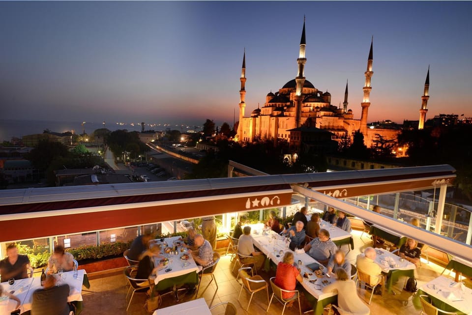 Nearby landmark, Restaurant/places to eat, Night, View (from property/room), Food and drinks, Banquet/Function facilities, City view