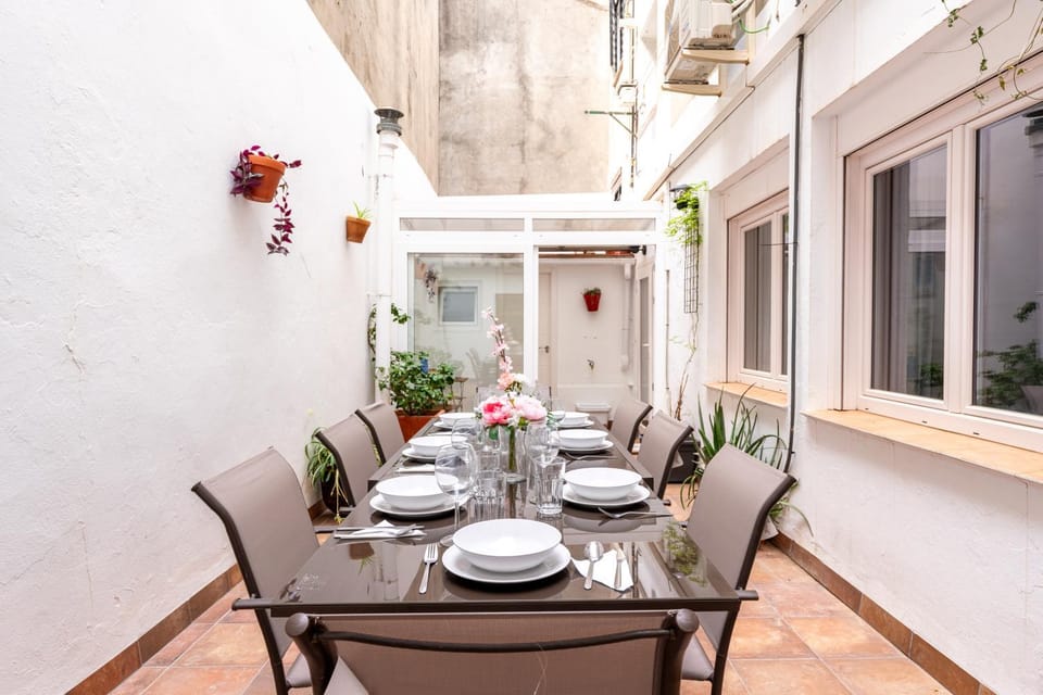 Patio, Dining area