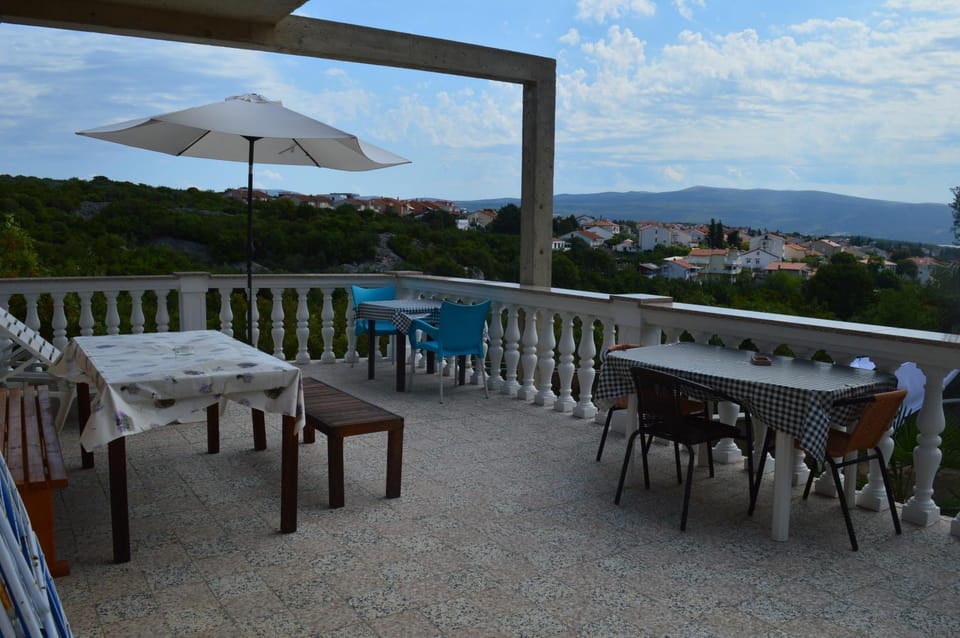 Rooms & Apartments Kvasić Apartment in Krk