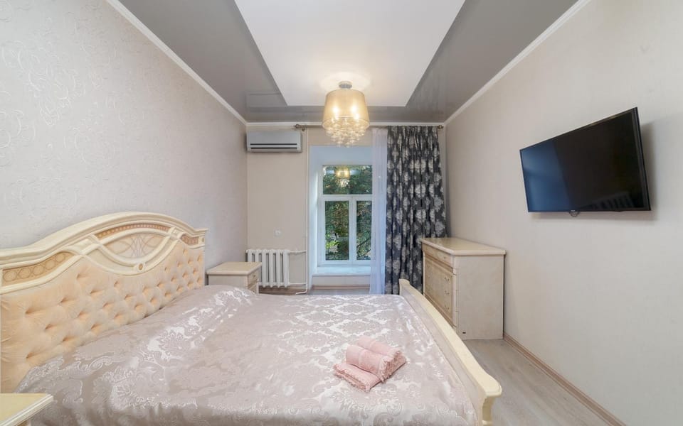 TV and multimedia, Photo of the whole room, Bedroom