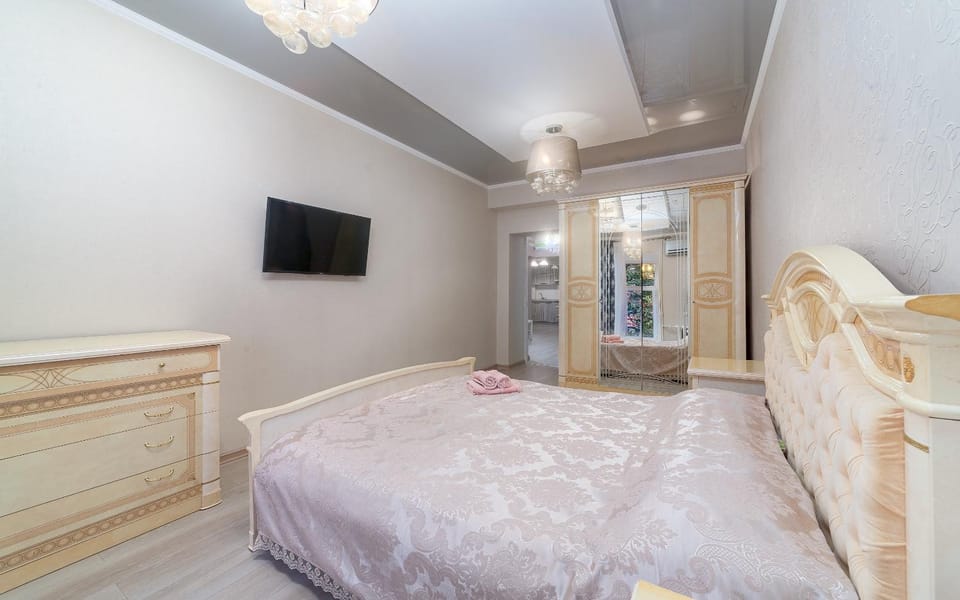 TV and multimedia, Photo of the whole room, Bedroom