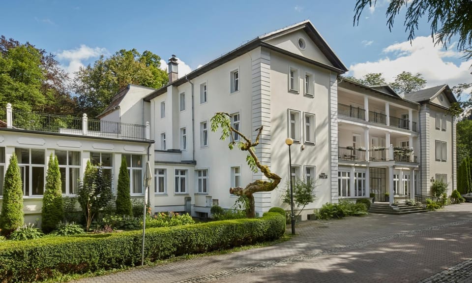 Property building, Day
