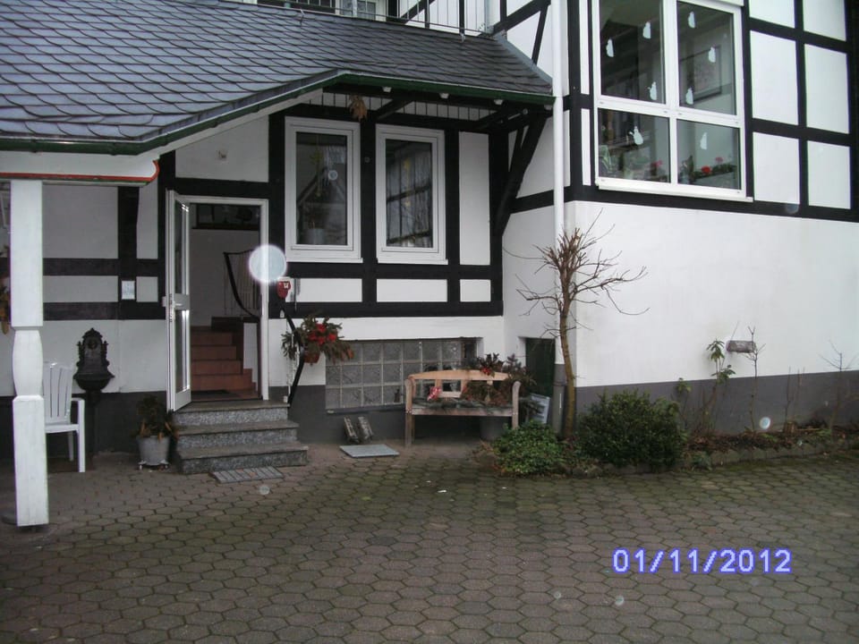 Facade/entrance