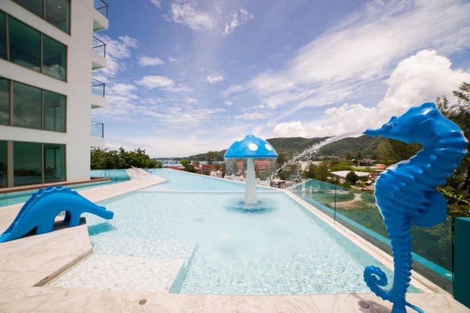 City view, Mountain view, Sea view, Swimming pool