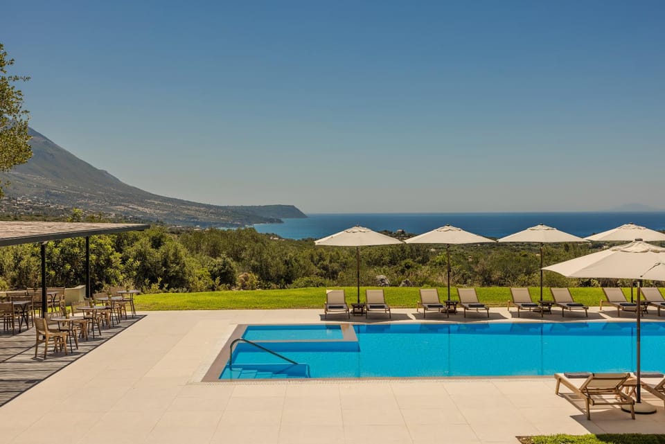 Restaurant/places to eat, View (from property/room), Pool view, Sea view, Swimming pool, Breakfast
