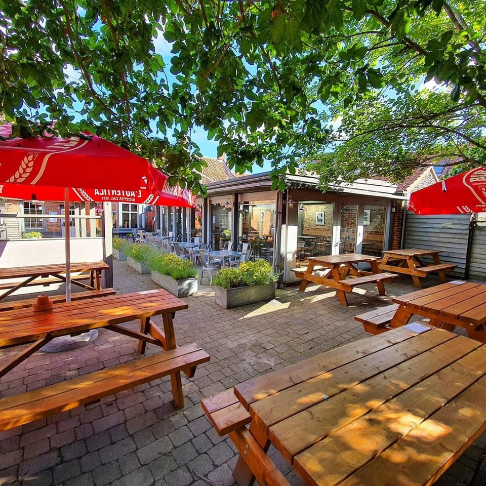 Restaurant/places to eat, Garden