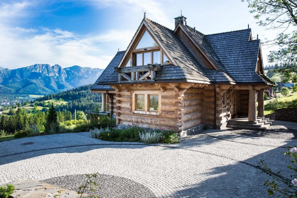 Property building, Nearby landmark, Spring, Day, Natural landscape, Mountain view