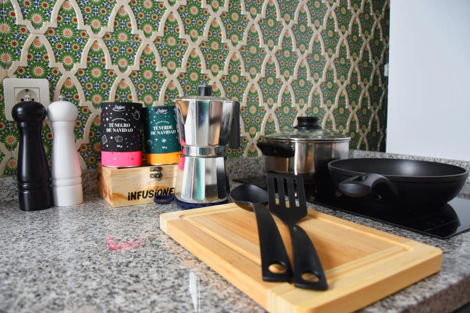 Coffee/tea facilities, Kitchen or kitchenette