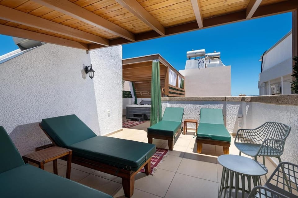 Casa Dell Artista with private jacuzzi Villa in Kos