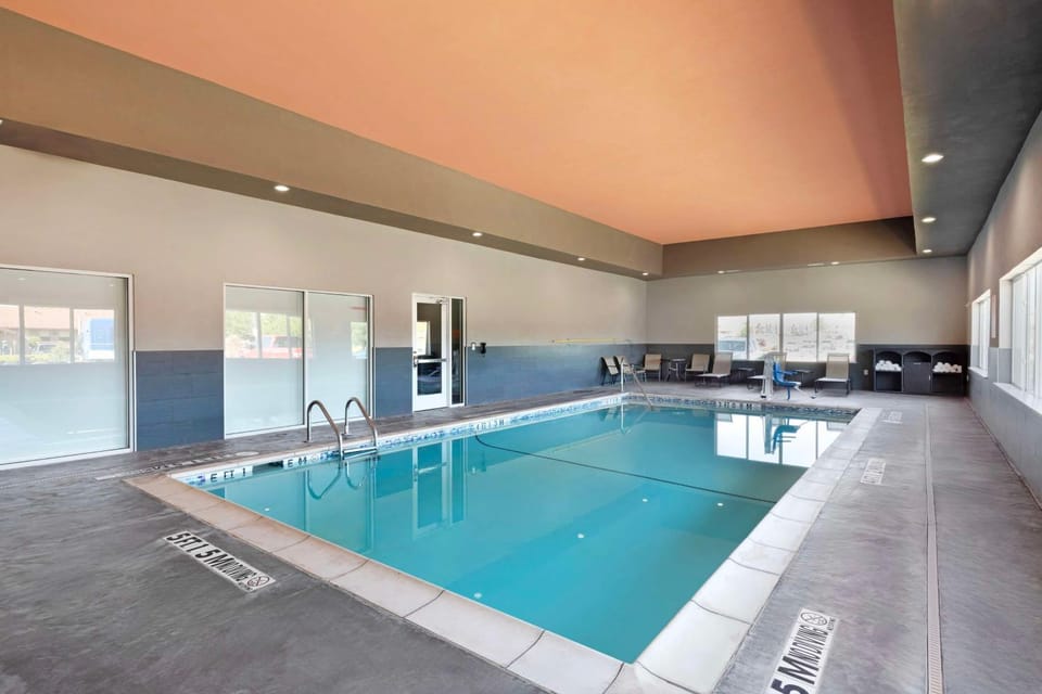 Pool view, Swimming pool