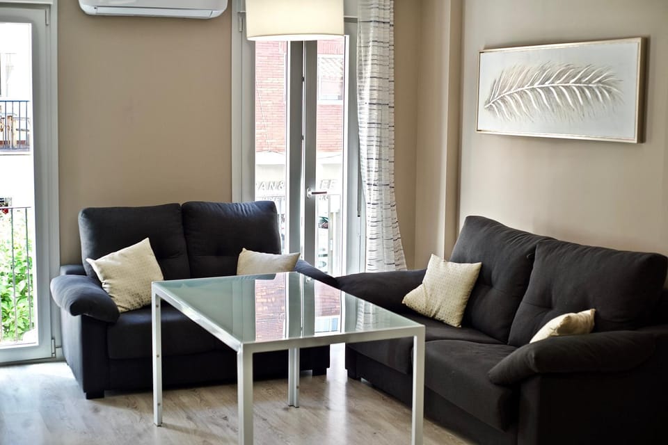 TV and multimedia, Balcony/Terrace, Kitchen or kitchenette, Living room, Seating area